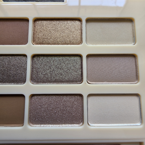 Laura Geller You’re A Natural Multi-Finish 12 Eyeshadow Palette Beige& Brown NIB - Picture 6 of 10